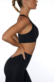 Purpose - Super Sculpt Seamless Cross Back Sports Bra in Black