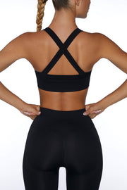 Purpose - Super Sculpt Seamless Cross Back Sports Bra in Black